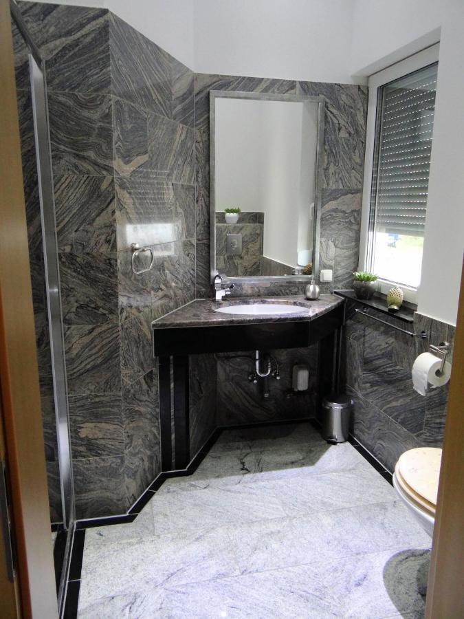 Travelers Home Hasloch  Bagian luar foto