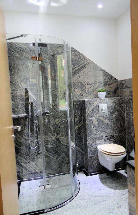 Travelers Home Hasloch  Bagian luar foto