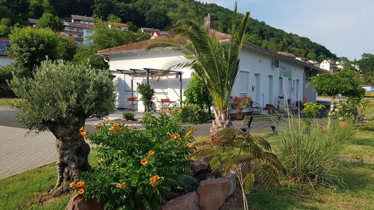 Travelers Home Hasloch  Bagian luar foto